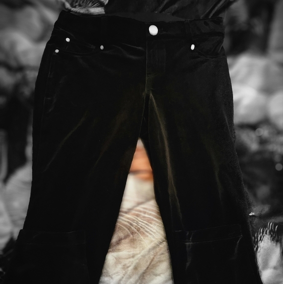 BLK VELVET PETITE LEGGINGS - Picture 6 of 7